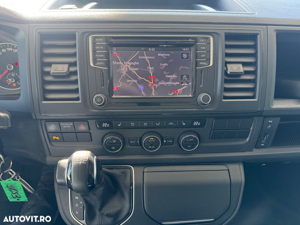 Volkswagen Multivan - 21