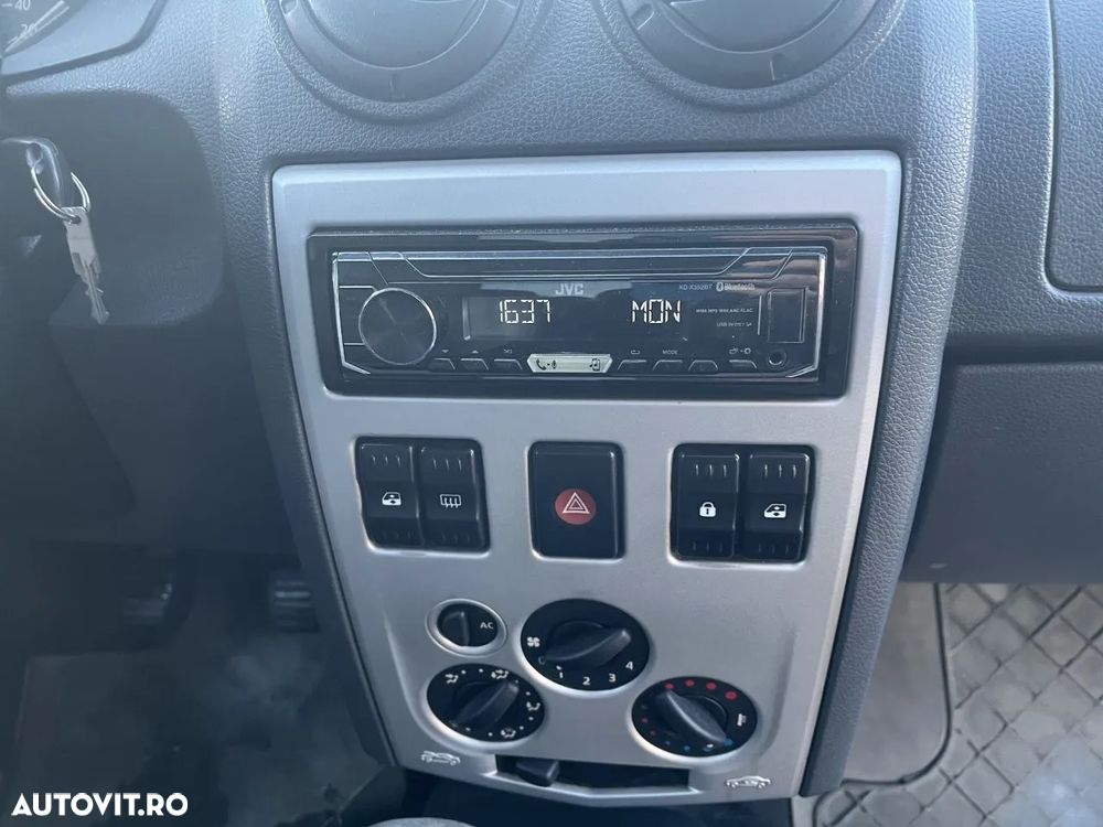 Dacia Logan 1.4 MPI Laureate Plus - 12