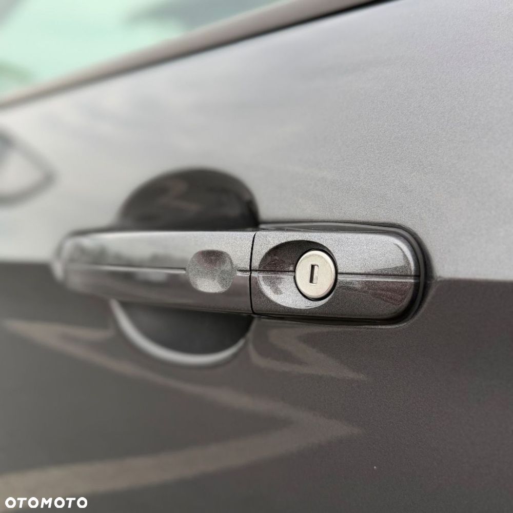 Ford Kuga - 12