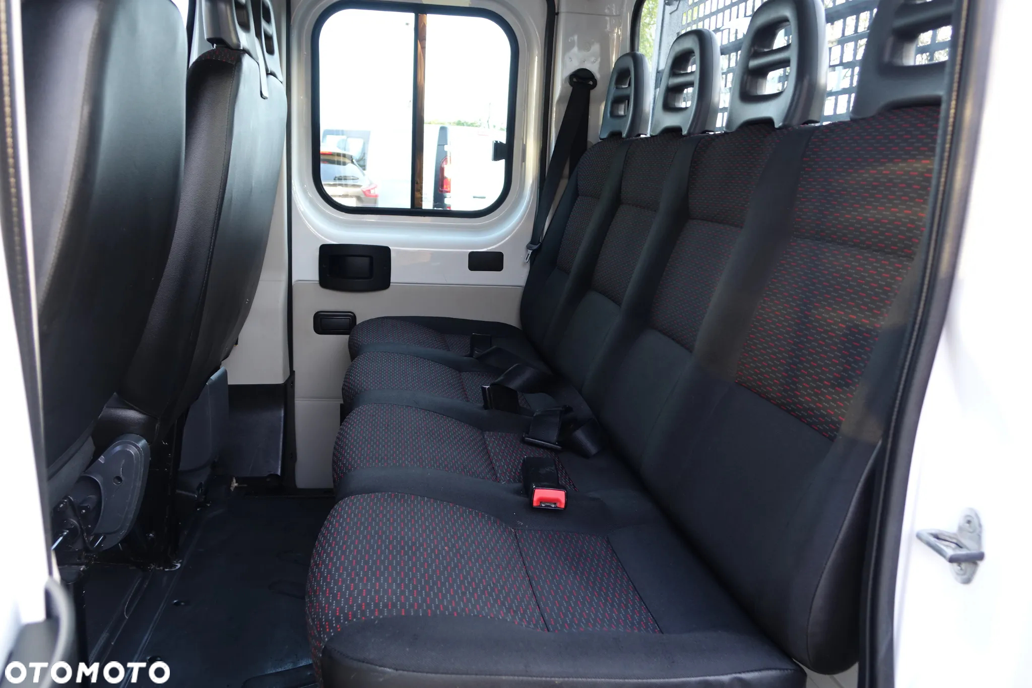 Peugeot Boxer 3.0 180KM 7-osobowy DOKA + skrzynia ładunkowa - 12