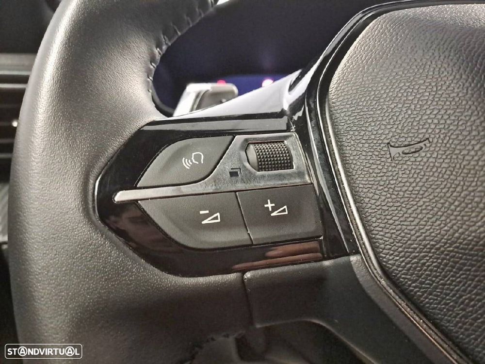 Peugeot 2008 1.2 Hybrid Allure e-DCS6 - 16