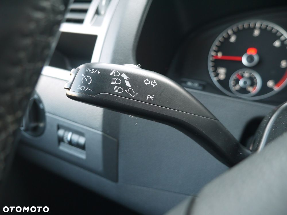 Volkswagen Caravelle - 27