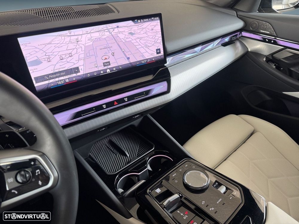 BMW 520 d Pack Desportivo M Pro — fotografia 9