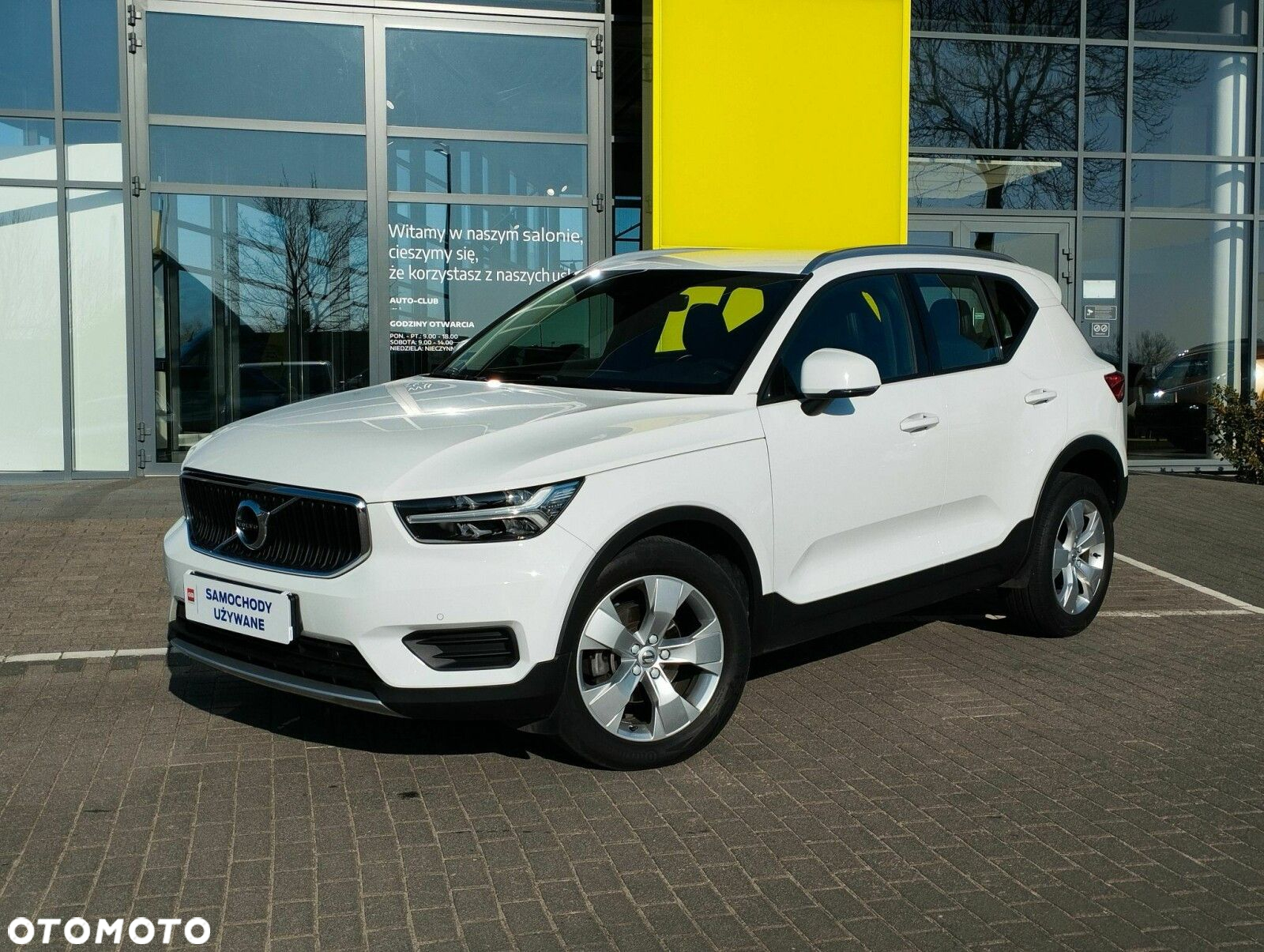 Volvo XC 40 T3 Momentum Pro - 2