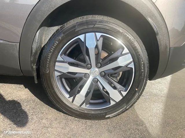 Peugeot 3008 PureTech 130 Stop & Start GPF EAT8 GT — fotografia 13