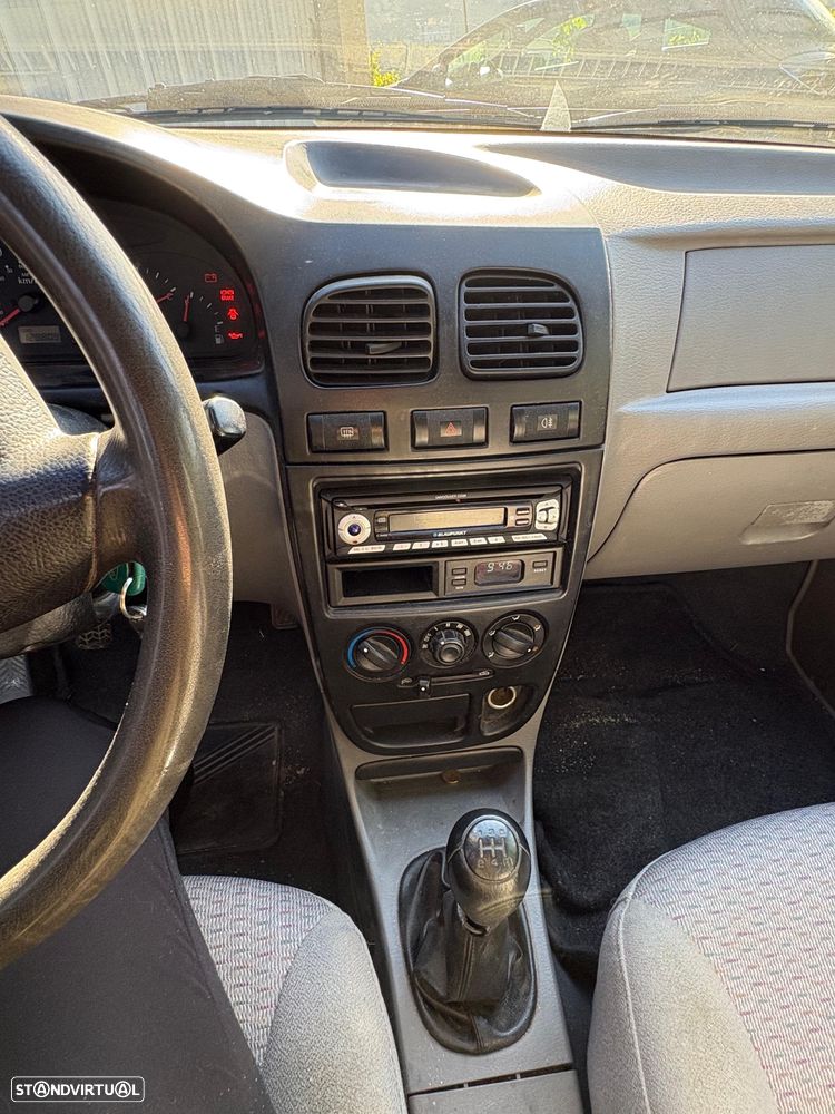 Kia Rio Sedan 1.3 LS Confort - 7