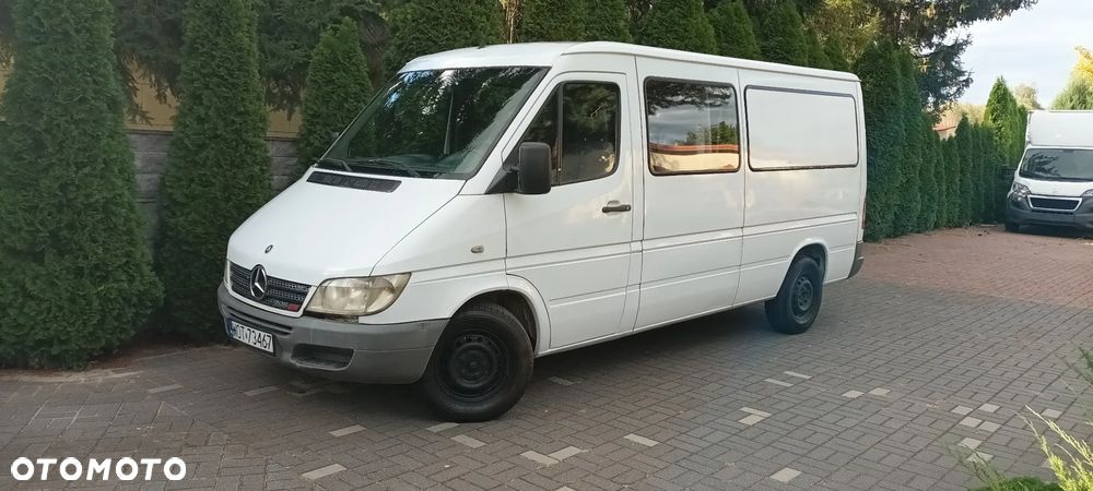 Mercedes-Benz Sprinter - 11