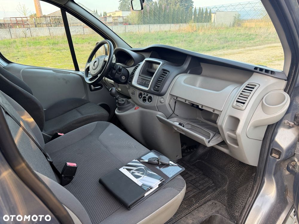 Opel Vivaro - 11