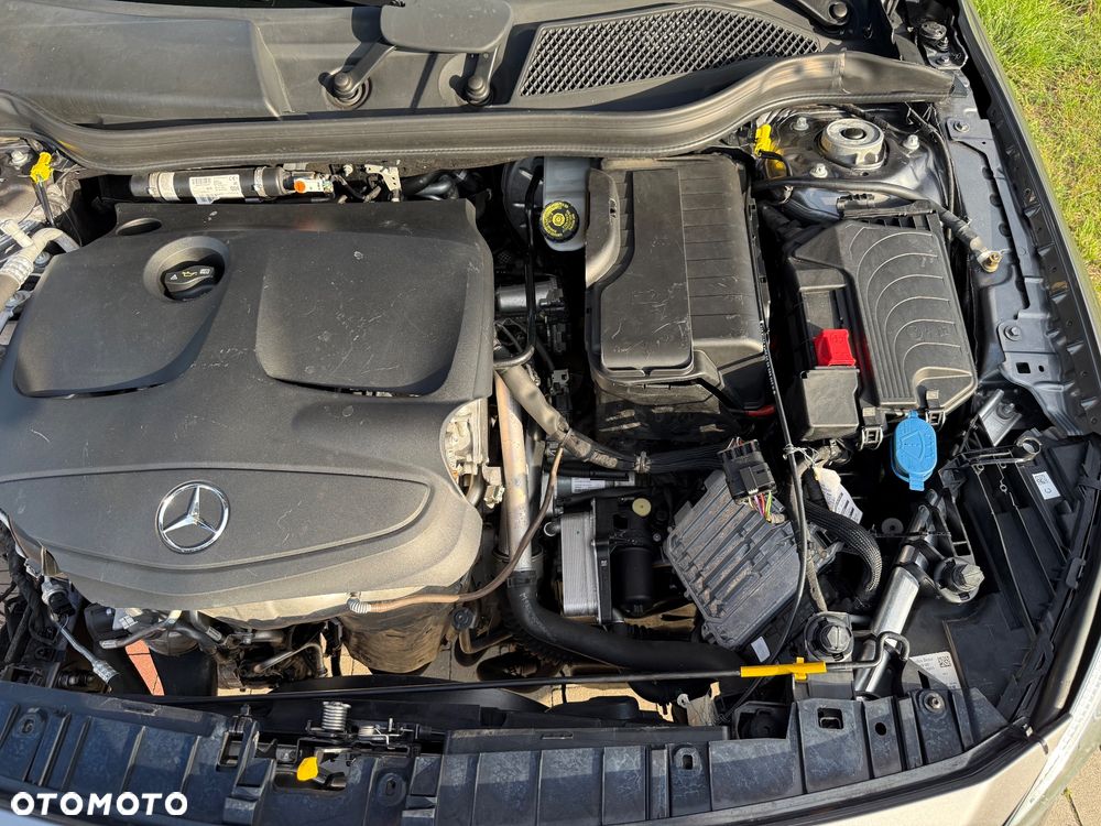Mercedes-Benz GLA 200 7G-DCT AMG Line - 17