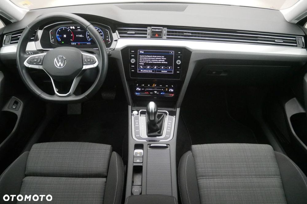 Volkswagen Passat - 8