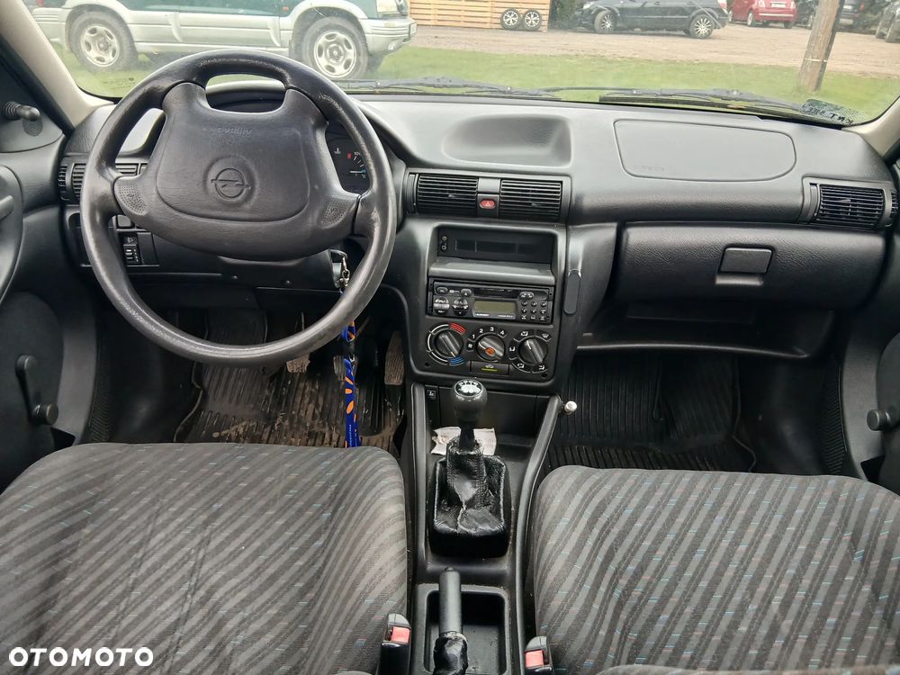 Opel Astra 1.4 GL - 5
