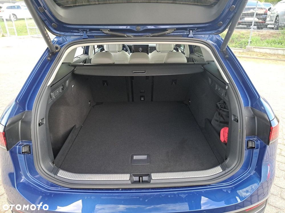 Volkswagen Passat Variant 1.5 TSI ACT mHEV Business Plus DSG - 11