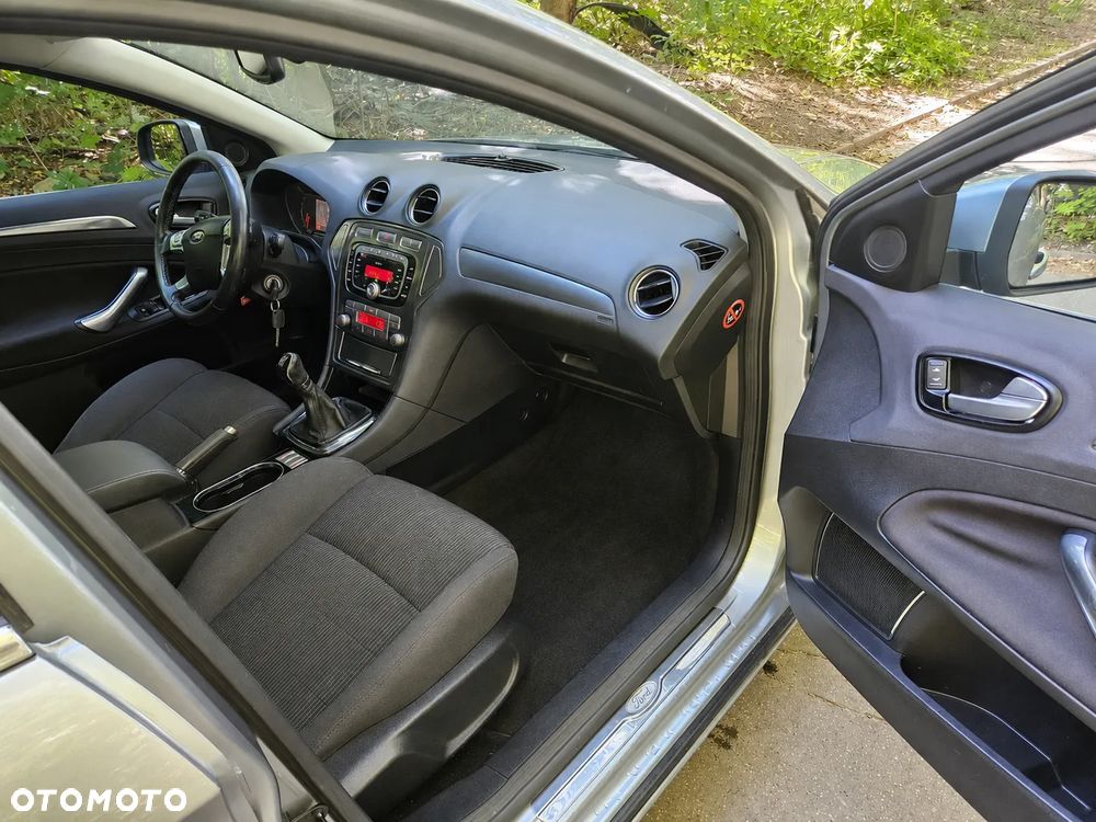 Ford Mondeo 2.0 Titanium - 11