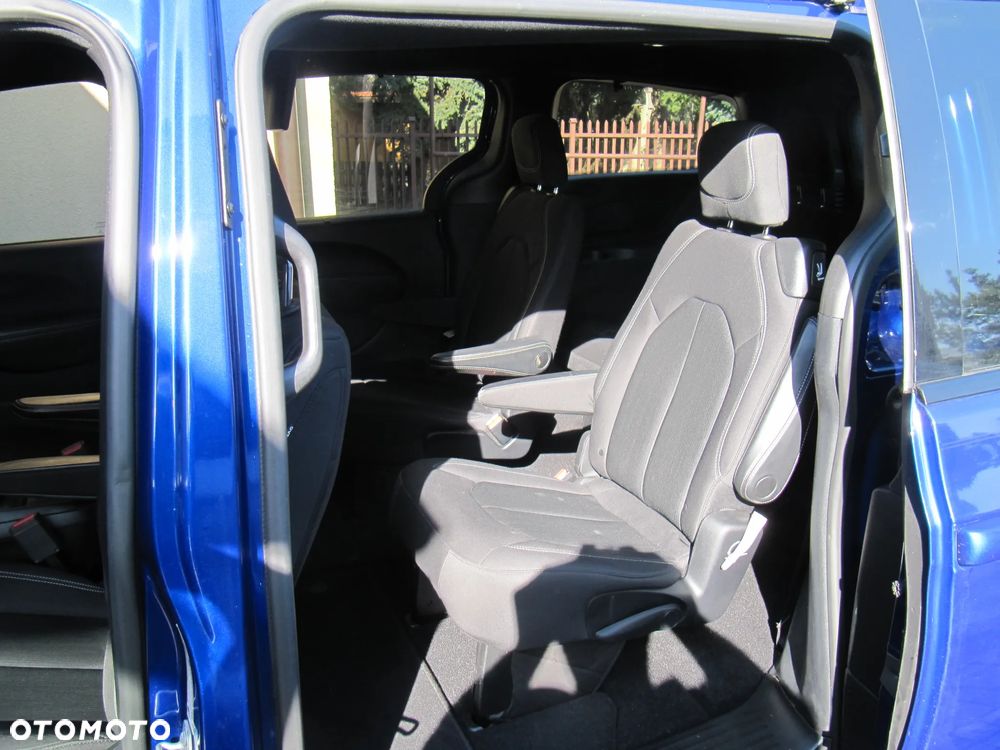 Chrysler Pacifica - 9