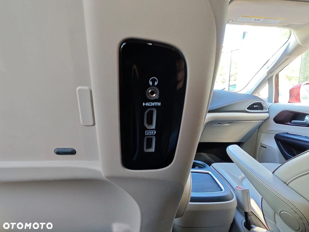 Chrysler Pacifica - 15