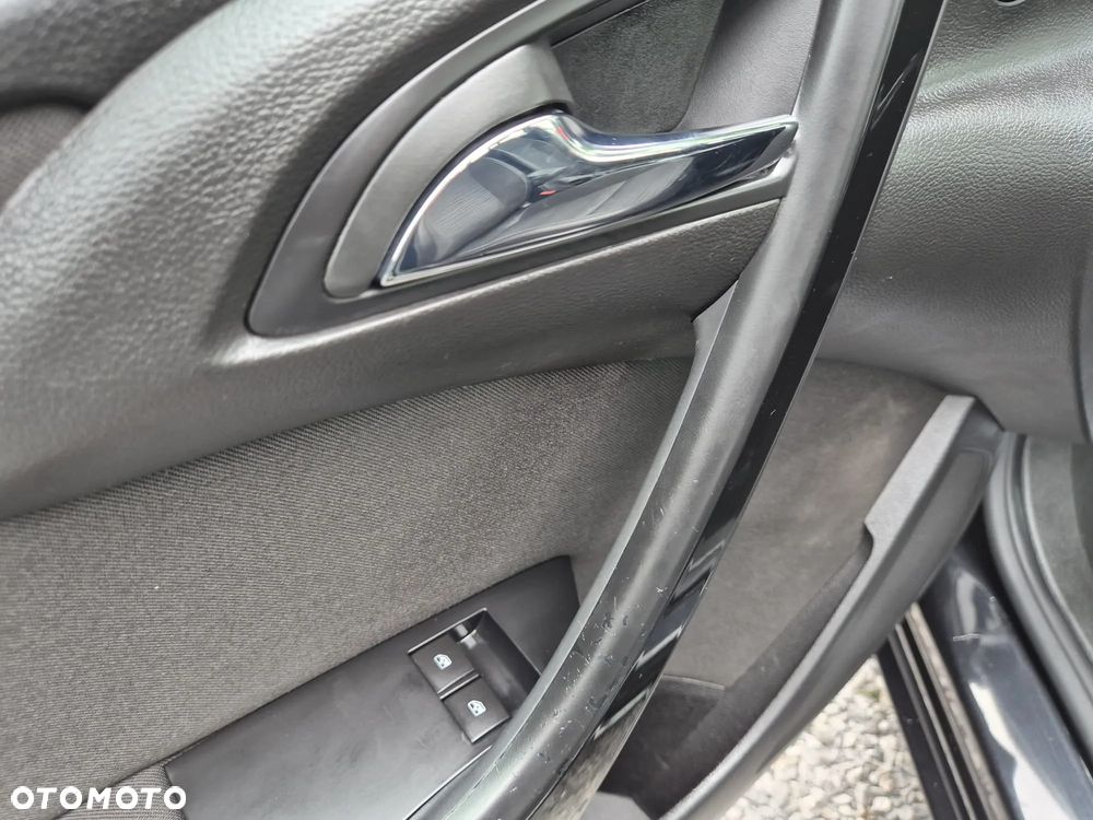 Opel Astra 1.6 CDTI Essentia - 11