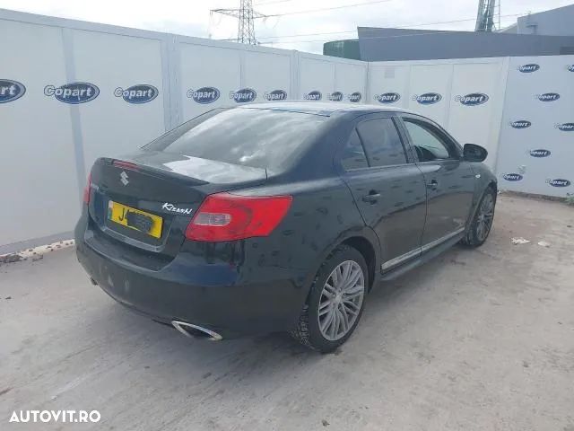 Dezmembrez suzuki Kizashi - 3