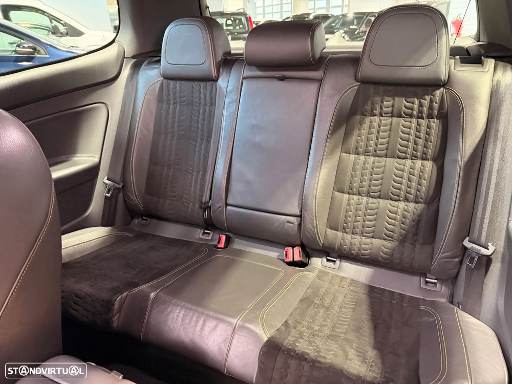 VW Golf 2.0 GTi DSG Pirelli - 14