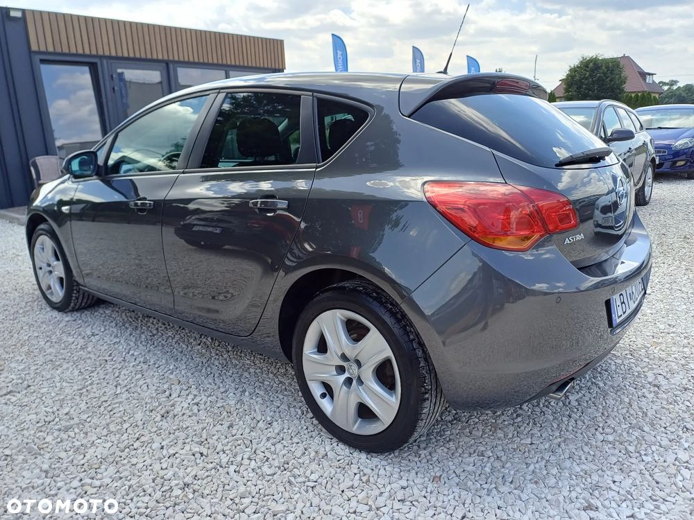 Opel Astra 1.4 Turbo - 4
