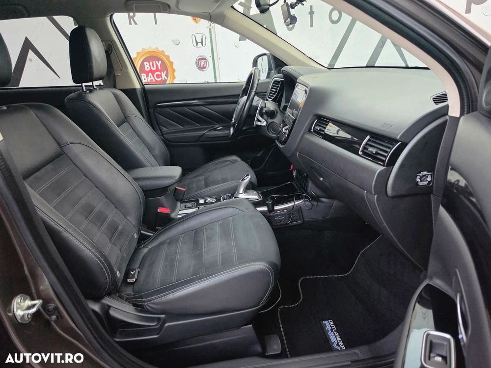 Mitsubishi Outlander 2.0 Litre DOHC MIVEC 4WD Instyle Navi - 10