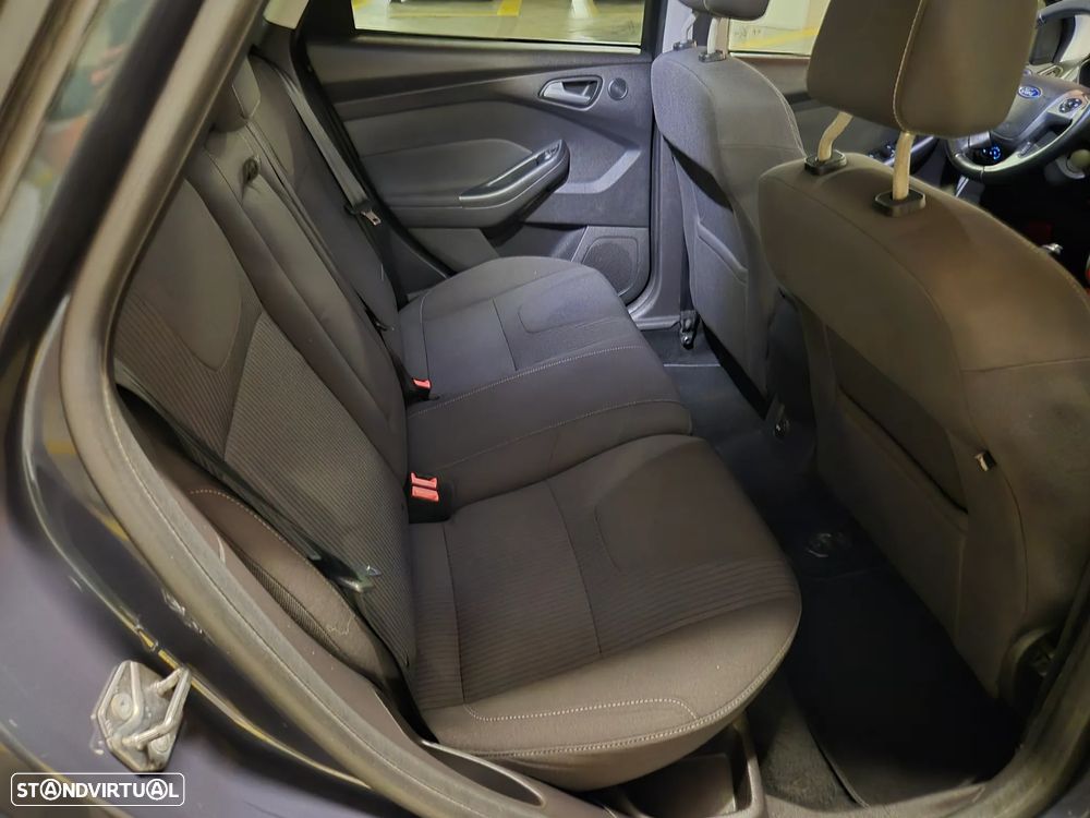 Ford Focus SW 1.6 TDCi Titanium Best - 32