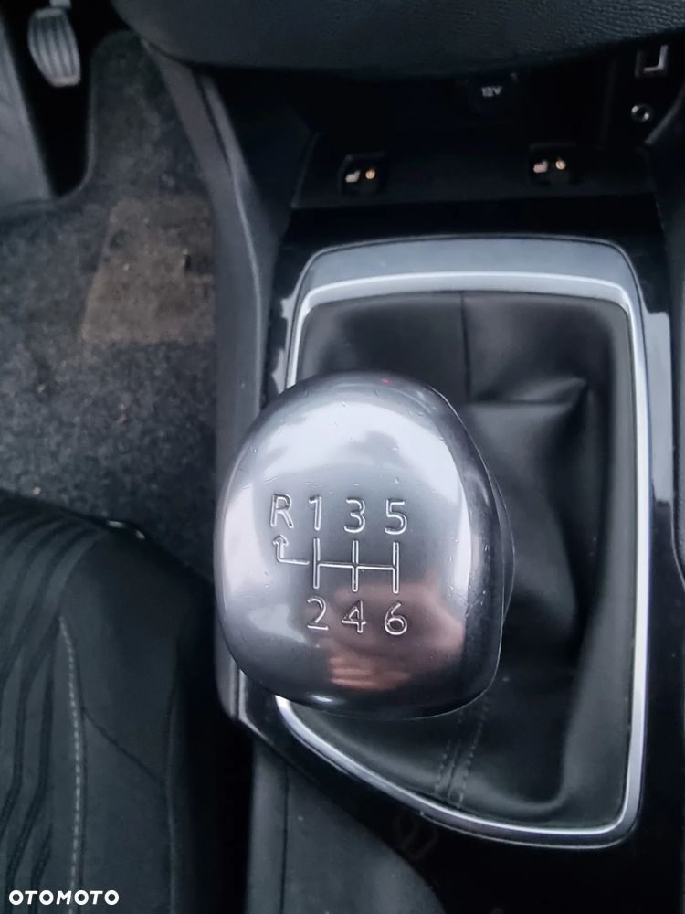 Peugeot 308 1.6 BlueHDi Allure S&S - 25