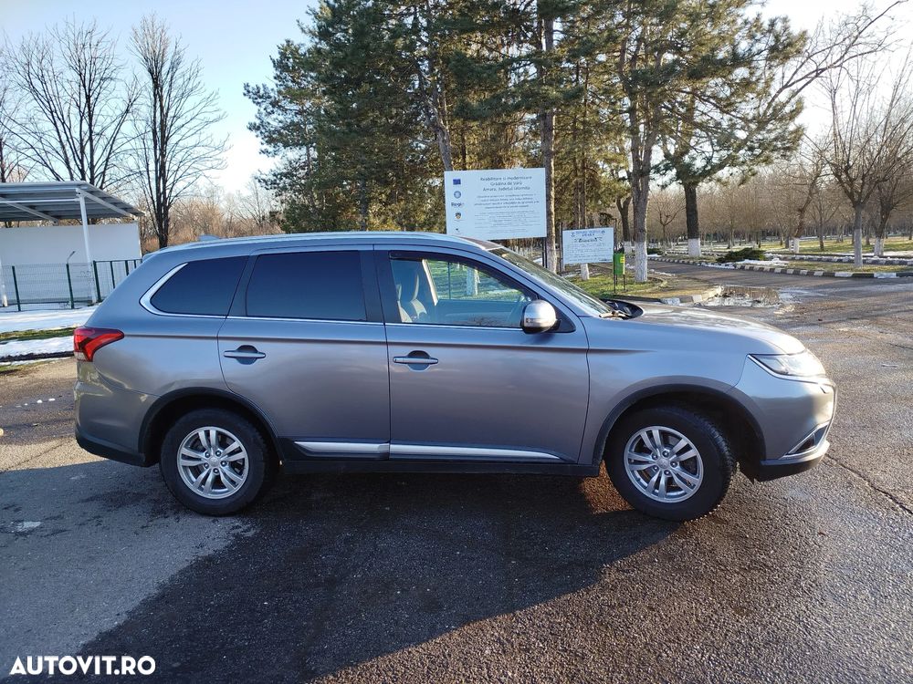 Mitsubishi Outlander 2.2 Litre DI-D AWD Intense - 8