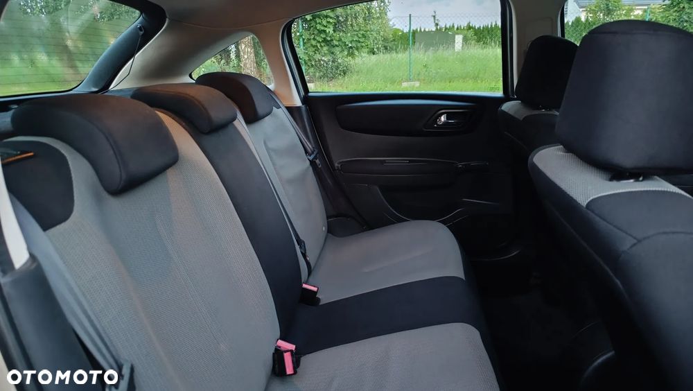 Citroën C4 1.4 16V SX - 15