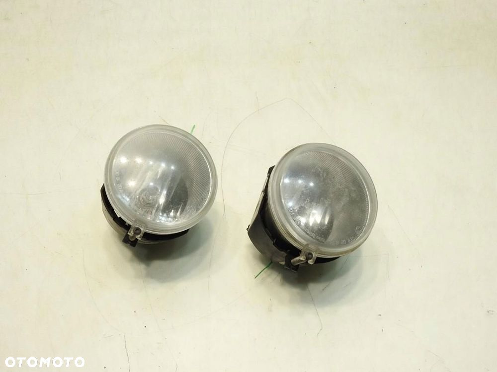 HALOGEN LAMPA PRZECIWMGIELNA PRZÓD CHRYSLER 300C 04805859AB - 2