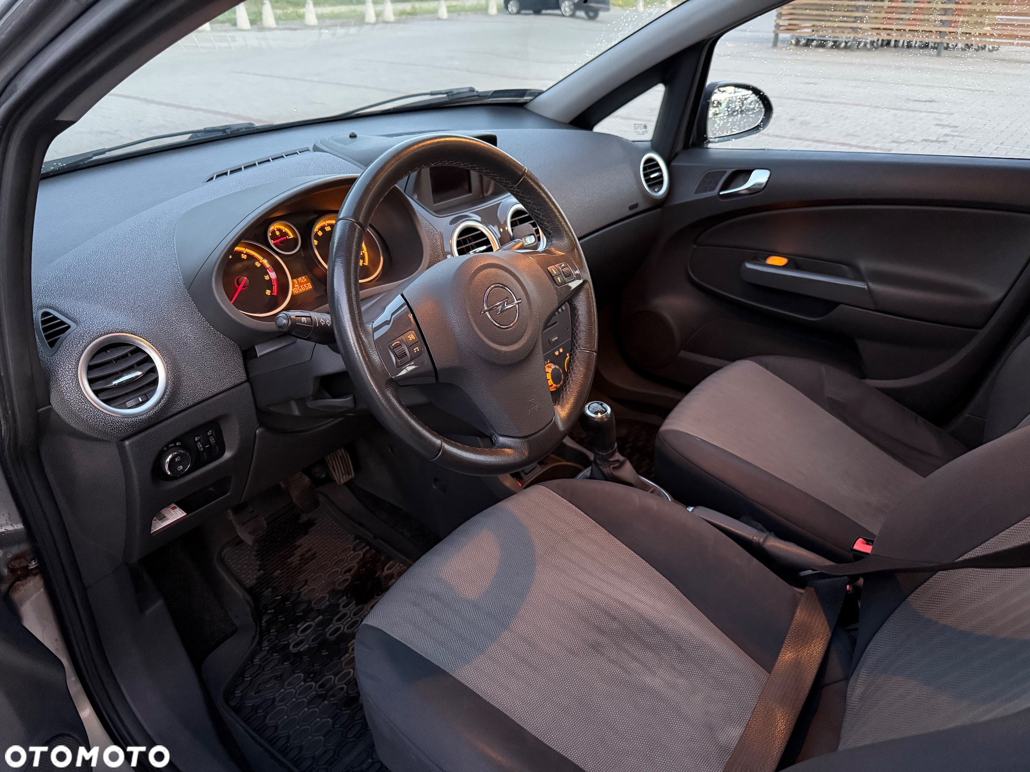 Opel Corsa 1.4 16V Cosmo - 13
