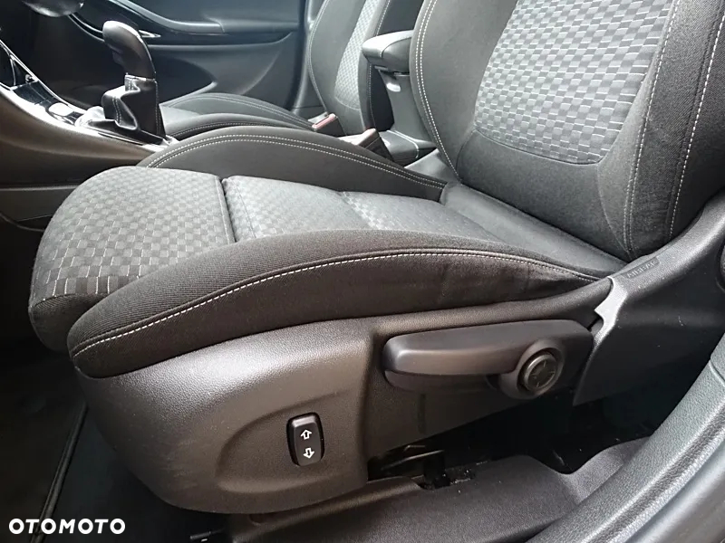 Opel Astra 1.4 Turbo Dynamic - 32
