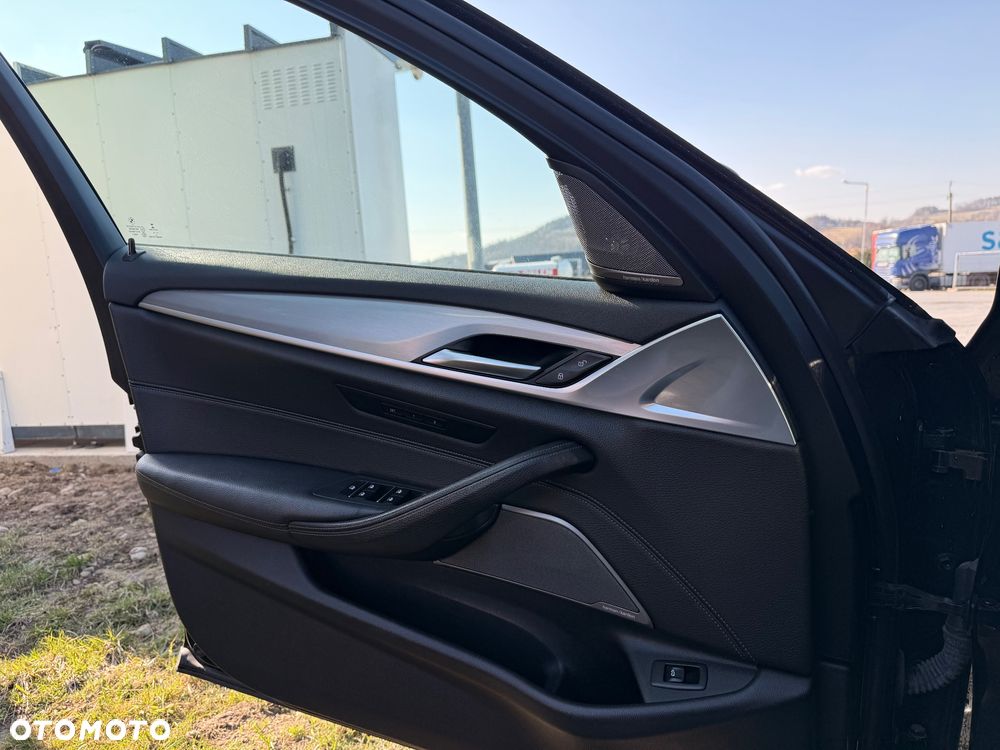 BMW Seria 5 520d xDrive Sport Line sport - 13
