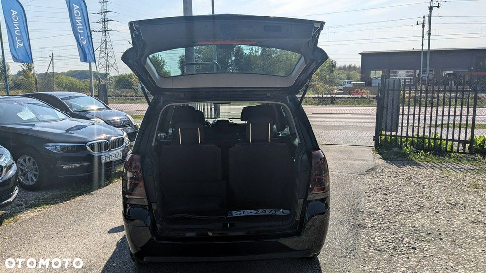 Opel Zafira - 32