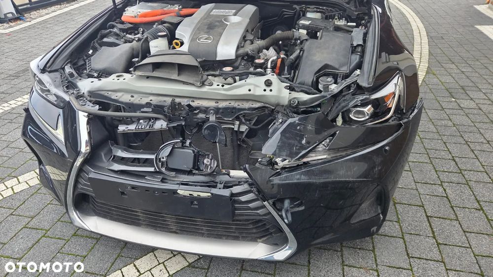 Lexus IS 300h Elegance - 11