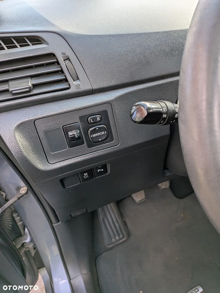 Toyota Verso 1.8 Executive - 19