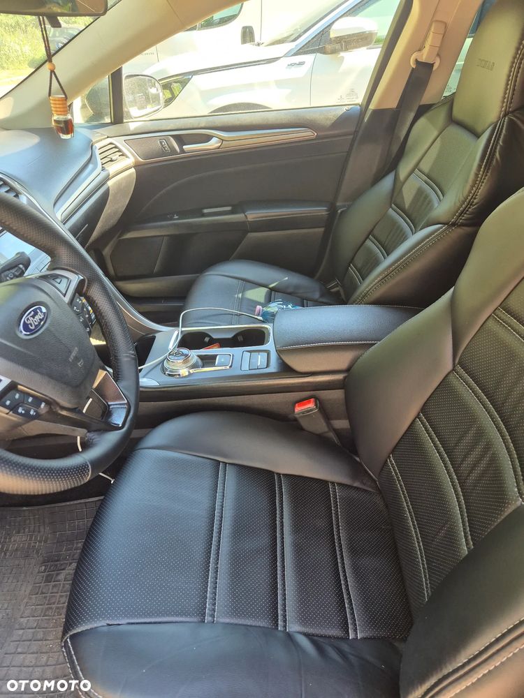 Ford Fusion - 5