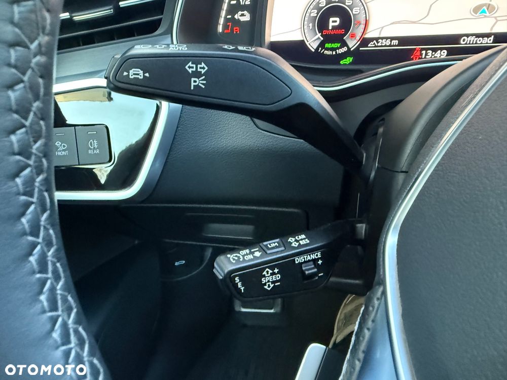 Audi A6 Avant 55 TFSI e quattro S tronic S line - 26