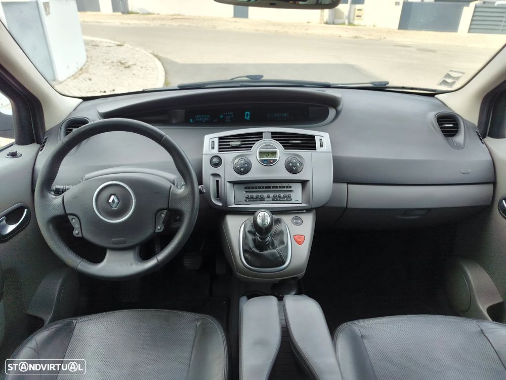 Renault Scénic 1.5 dCi Dynamique S - 12