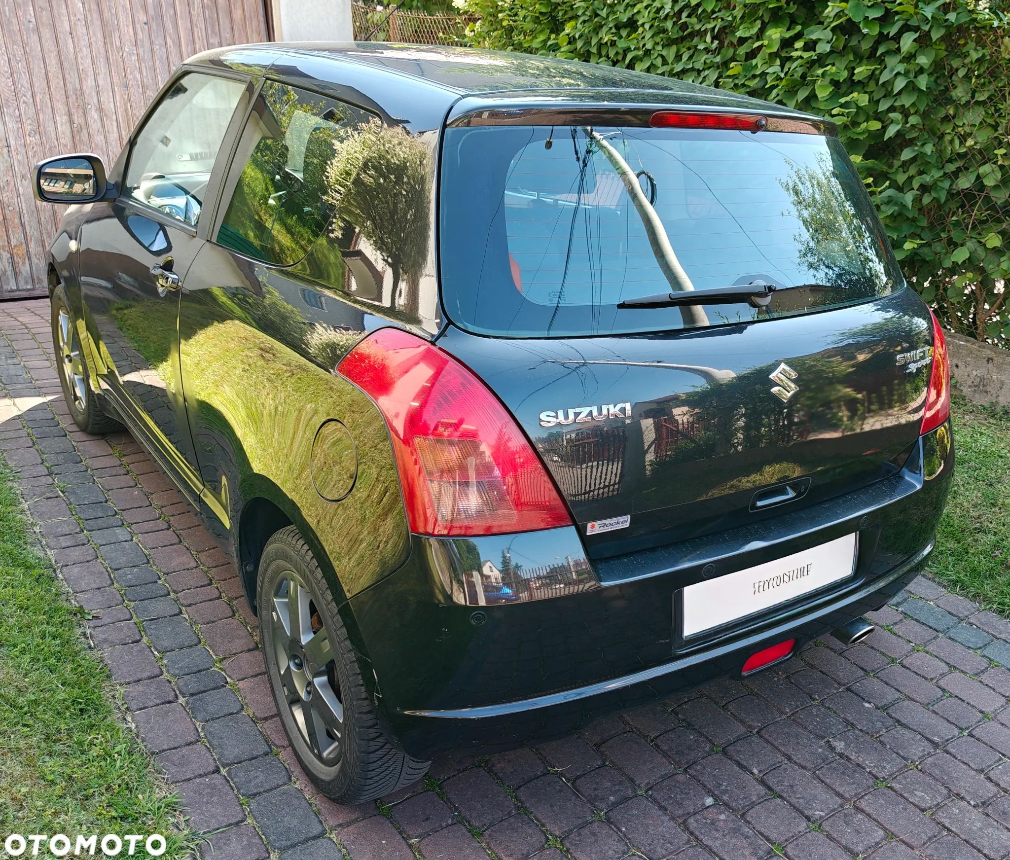 Suzuki Swift - 1