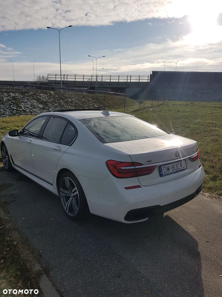 BMW Seria 7 750i xDrive - 10