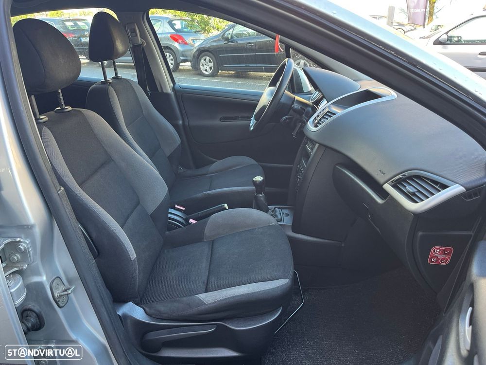 Peugeot 207 1.4 HDi Urban - 9