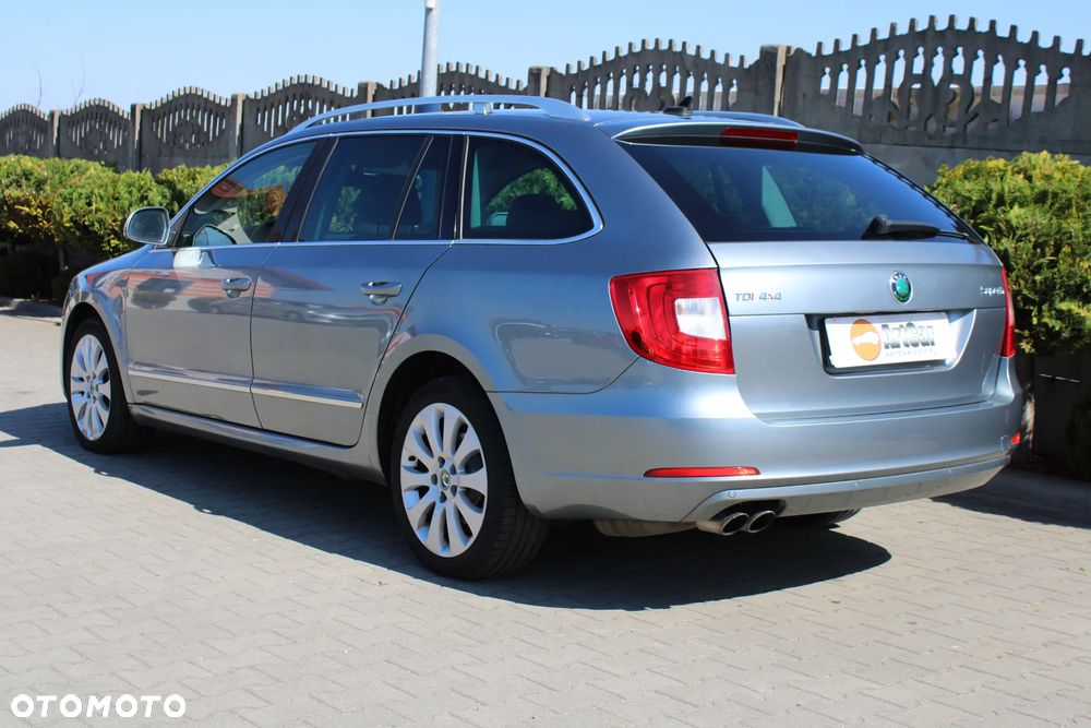 Skoda Superb 2.0 TDI DSG Comfort 4x4 - 28