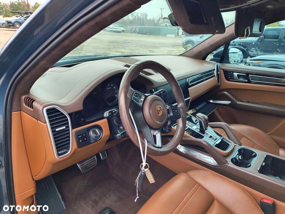 Porsche Cayenne Turbo - 15