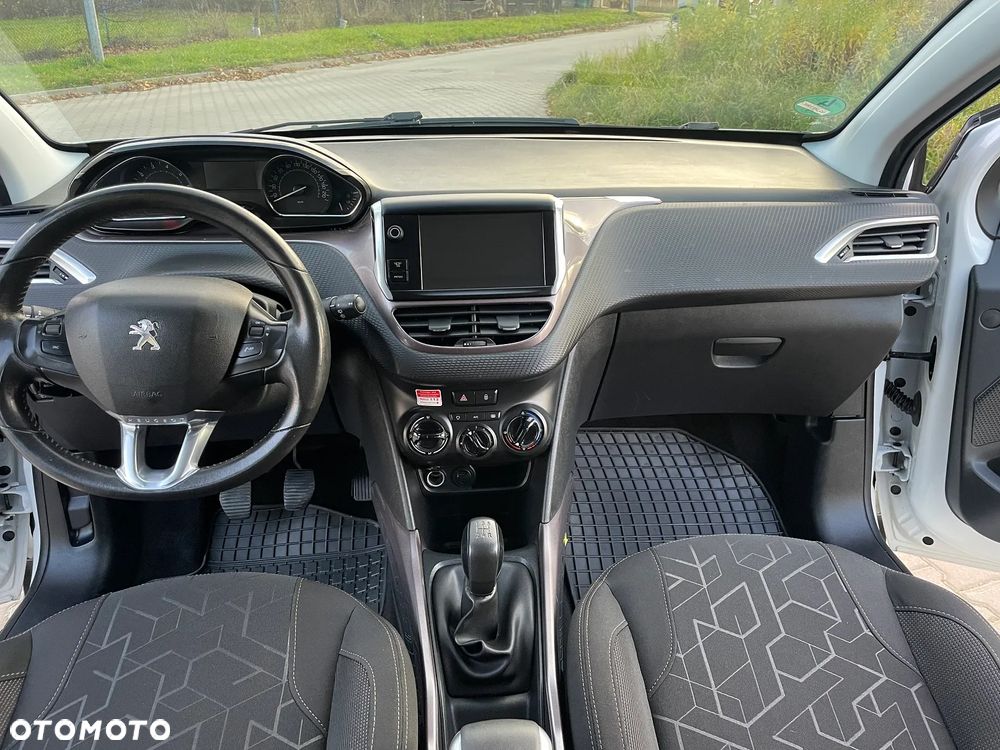 Peugeot 2008 1.2 Pure Tech Active - 12