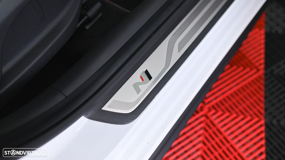 Hyundai i30 N 2.0 T-GDi Pack Performance 8DCT - 44