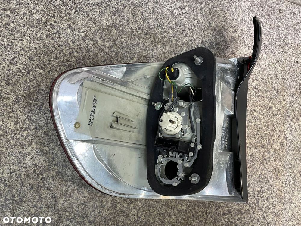 Lampa LED prawa tylna prawy tyl w blotnik BMW E70 X5 BDB ORG - 7