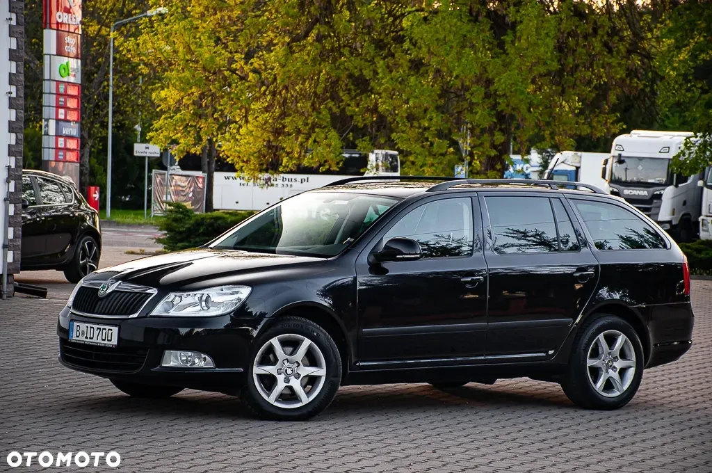 Skoda Octavia Combi 2.0 TDI DPF DSG Ambition - 12