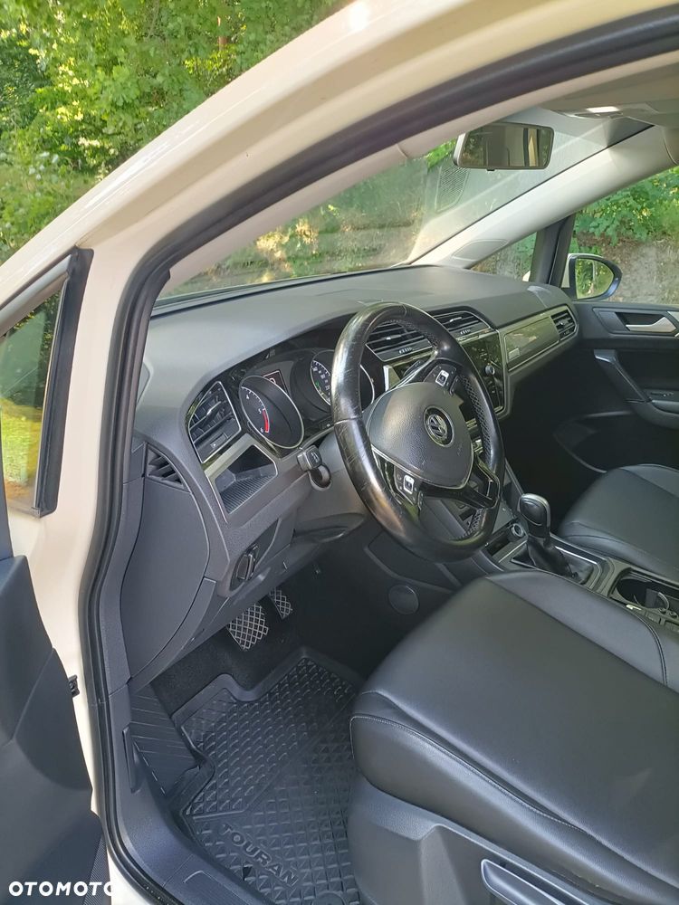Volkswagen Touran - 3