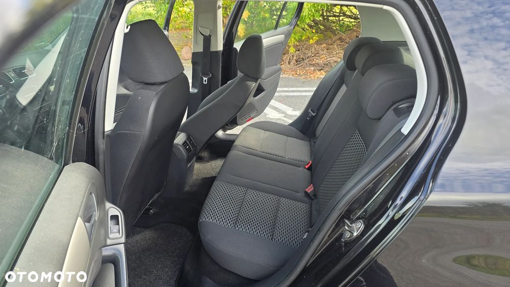 Volkswagen Golf 1.6 Team - 29
