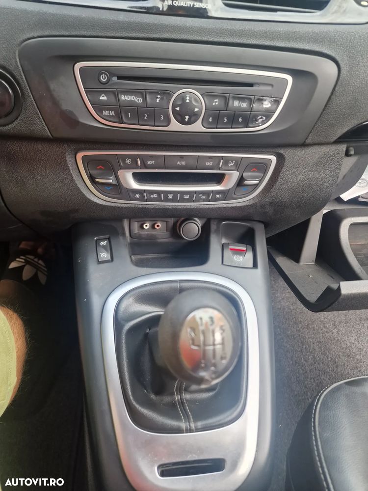 Renault Grand Scenic dCi 130 FAP Dynamique - 11